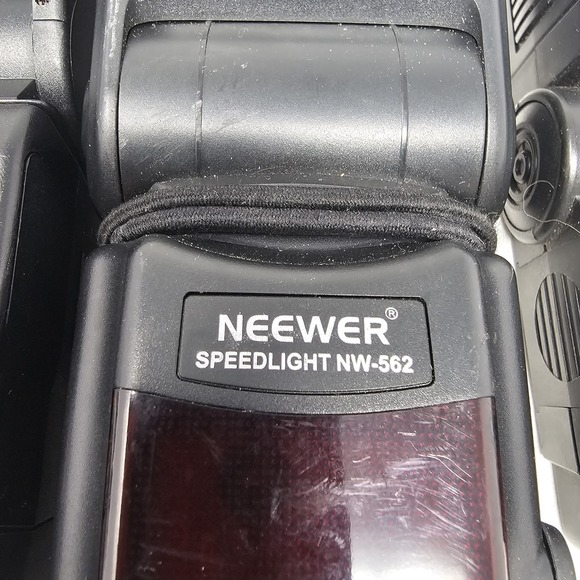 Lot Of 4 Shoe Mount Camera Flash for Parts Or Repair Only - Picture 4 of 16